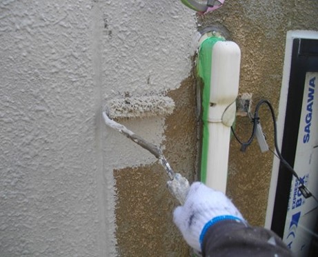 画像：外壁補修工事 その2 パラテックス（モルタル防水）上塗り
